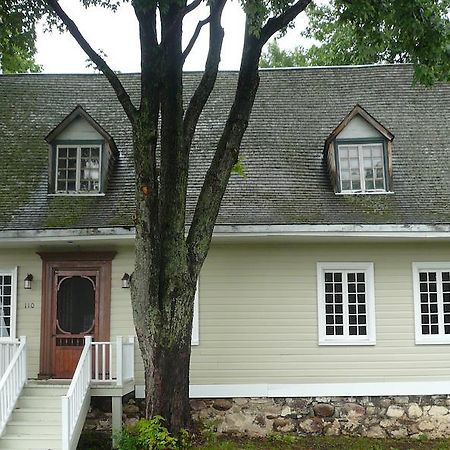 La Maison Ancestrale Guerard Saint-Laurent-de-l'ile d'Orleans Exterior photo